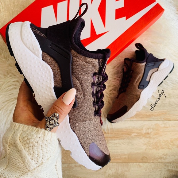 Nike Shoes - NWT Nike Huarache run Ultra Special edition